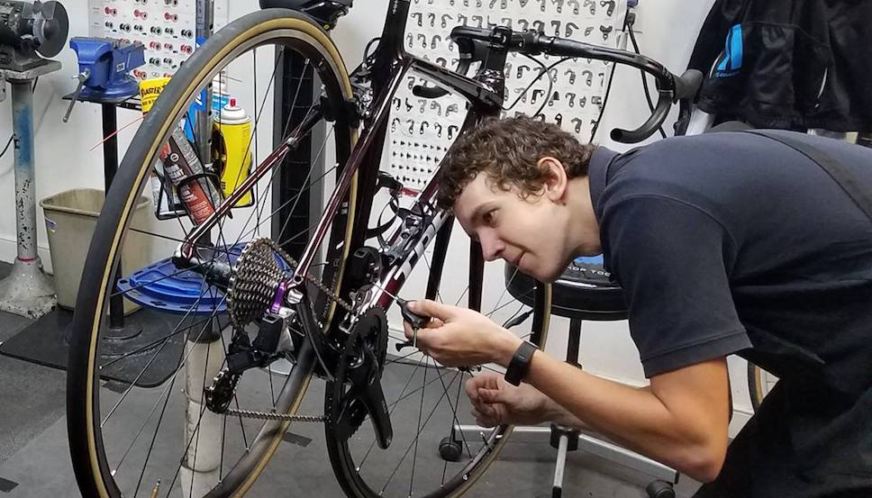 Bicycle repair service expert